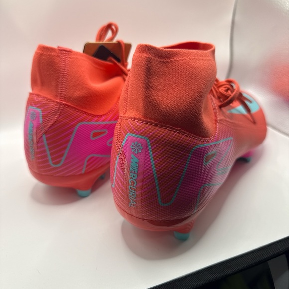 Athletic_Shoes